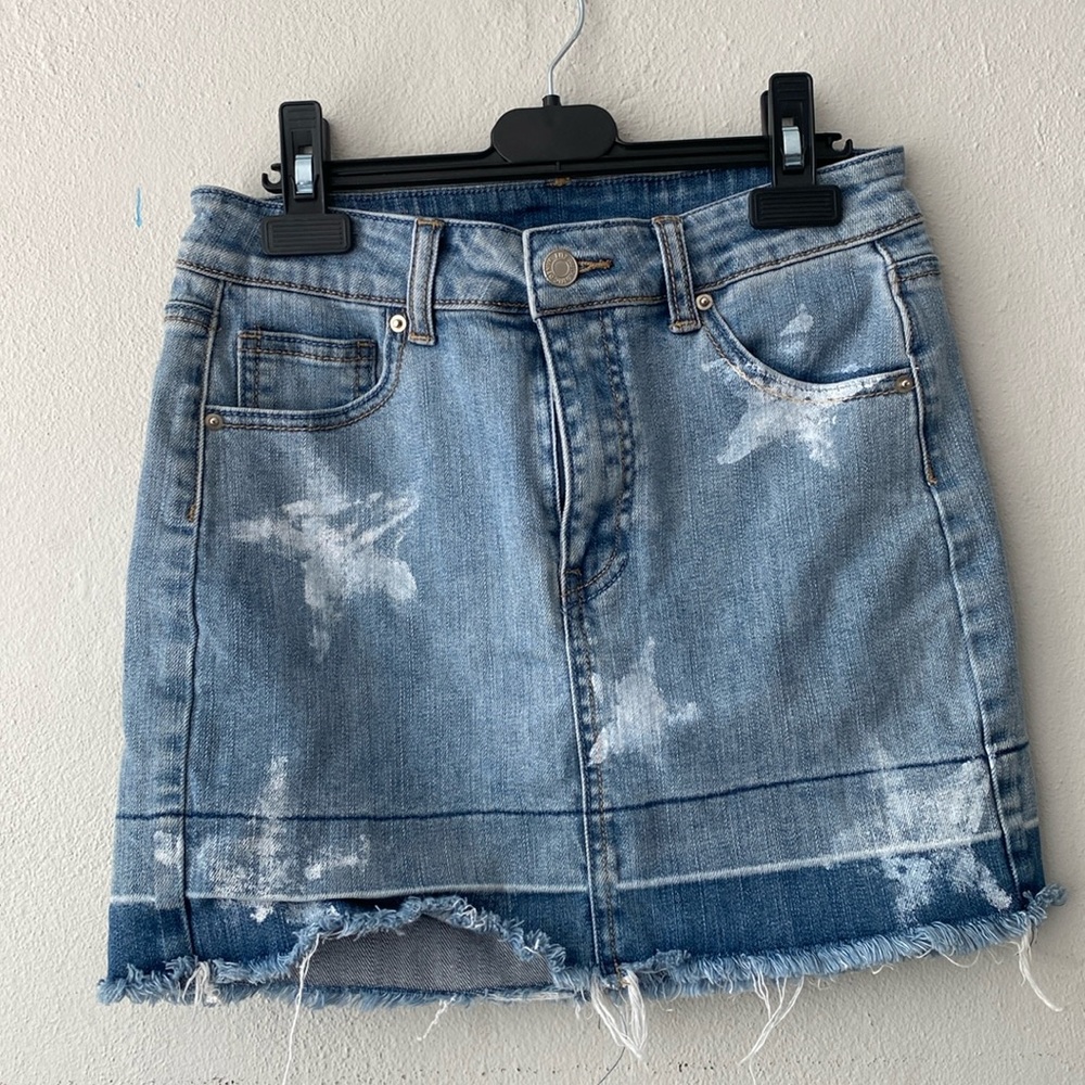 Short denim jean skirt with star